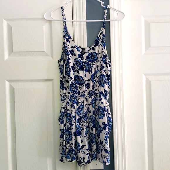 Floral Playsuit, Jumpsuit, Romper Shorts with Adjustable Straps size Women's 10 - Picture 2 of 11